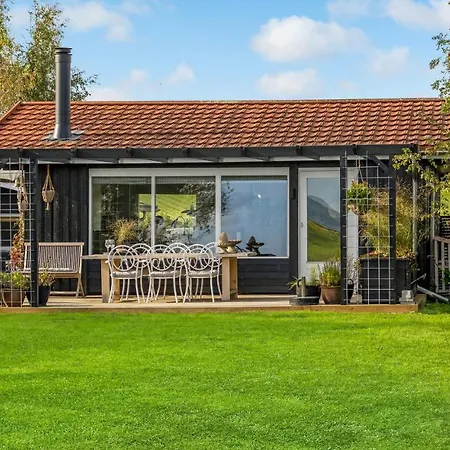 Feriehus Stunning In With Wifi And 3 Bedrooms 2 Hesselager